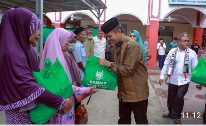 Wabup Suharsih Igirisa Dan Sekda Iskandar Datau Buka Puasa Di Randangan