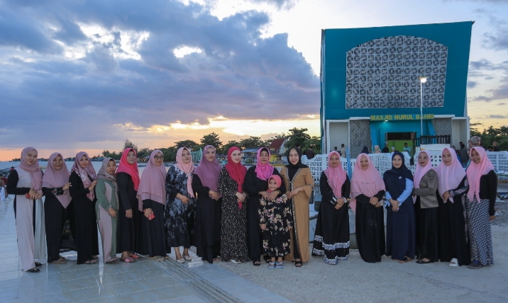 Perkuat Silaturahmi, Wabup Suharsih Igirisa Bukber Dengan Pengurus GOW Dan Perwosi