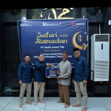Berbagi Berkah Ramadan, Bukit Asam (PTBA) Salurkan Bantuan untuk 106 Masjid
