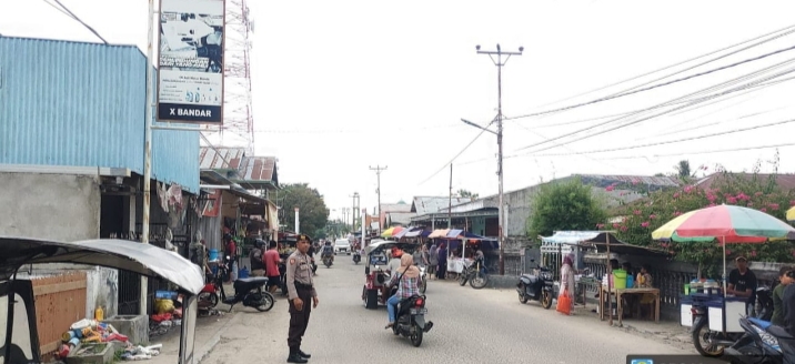 JELANG BUKA PUASA, POLRES POHUWATO MELAKUKAN PENGAMANAN DI SEKITAR TEMPAT PENJUALAN TAKJIL