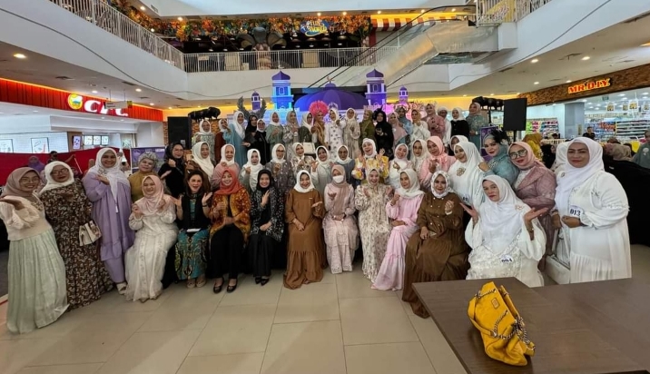 Meriahkan Hari Jadi Ke- 49, IWAPI Cabang Lahat Gelar Kegiatan Lomba Fashione Show Busana Muslim