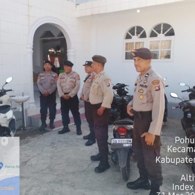 IBADAH PASKAH, POLRES POHUWATO PATROLI KE GEREJA-GEREJA