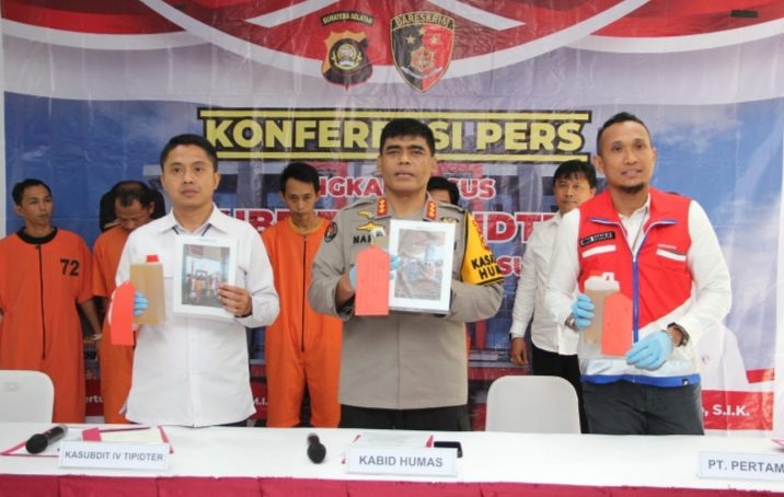 Melalui Aplikasi BANPOL Polda Sumsel Bongkar Sindikat Lahgun BBM Subsidi, Manager dan Pengawas SPBU Tersangka