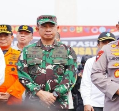 Kapolri dan Panglima di Apel Operasi Ketupat 2024