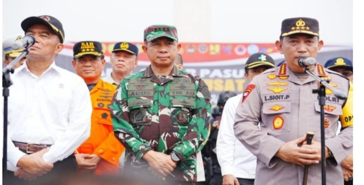 Kapolri dan Panglima di Apel Operasi Ketupat 2024