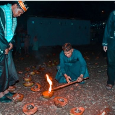 Bupati  Saipul A. Mbuinga Nyalakan lampu di Green Tumbilotohe Desa Marisa Utara