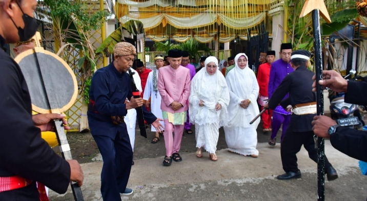 Idul Fitri, Bupati Saipul Mbuinga Shalat Ied Di Mesjid Agung Pohuwato