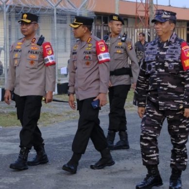 Kapolda Gorontalo Cek Personel Pengamanan Bandara Keberangkatan Presiden RI menuju Bandara Pohuwato