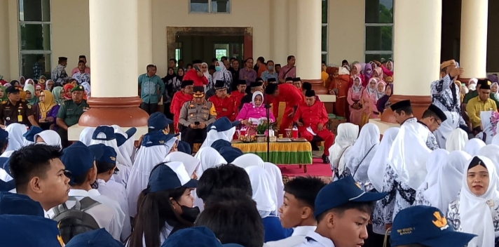 Wabup Suharsih Igirisa Pimpin Upacara Hardiknas