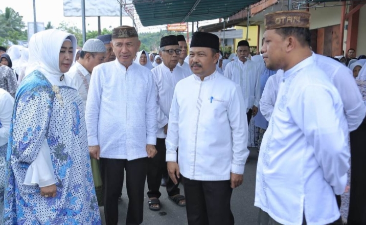 Bupati Saipul Mbuinga Dan Wabup Suharsih Igirisa Hadiri Perkabungan Ibu Kandung Kepala BPKPD Pohuwato