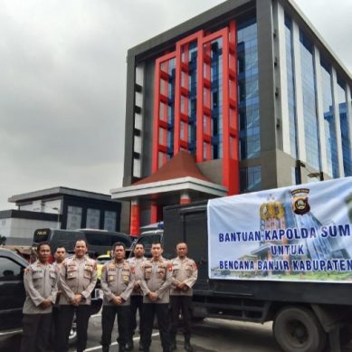 Kapolda Sumsel Kirimkan Bantuan Sembako Bagi Masyarakat Korban Banjir OKU