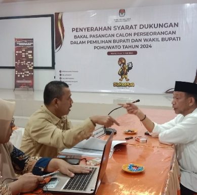 Siap Mendaftar, Salahudin Pakaya Datangi KPU Pohuwato