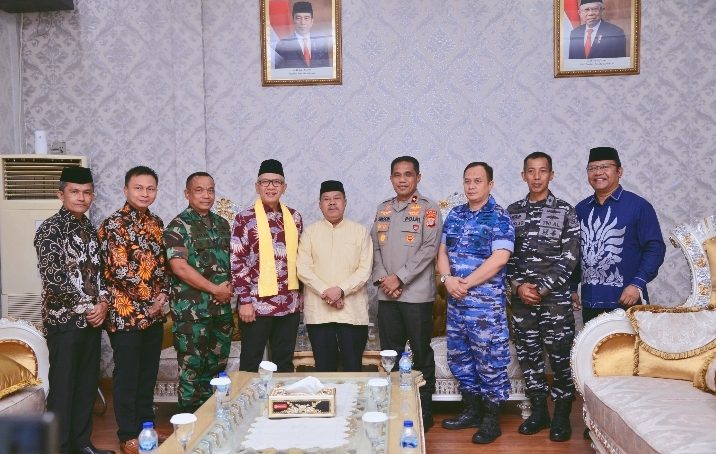 Wakapolda Gorontalo Simson Hadiri Penyambutan PJ Gubernur dengan Adat Mopotilolo