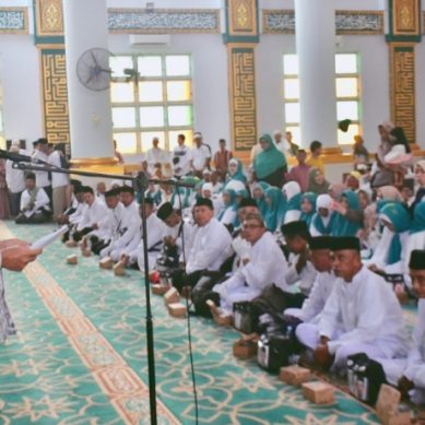 Bupati Saipul Mbuinga Resmi Melepas 77 Jamaah Haji Pohuwato Di Mesjid Agung Baiturrahim