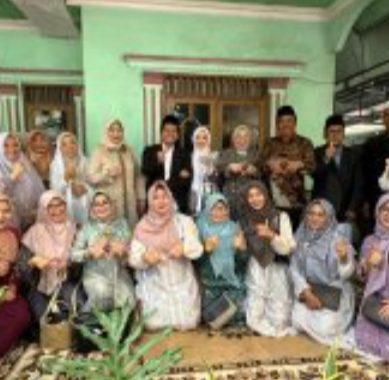 Maju Di Pilkada 2024 H.Cik Ujang, SH Dan Hj.Lidyawati Minta Doa Restu Ulama Dan Masyarakat
