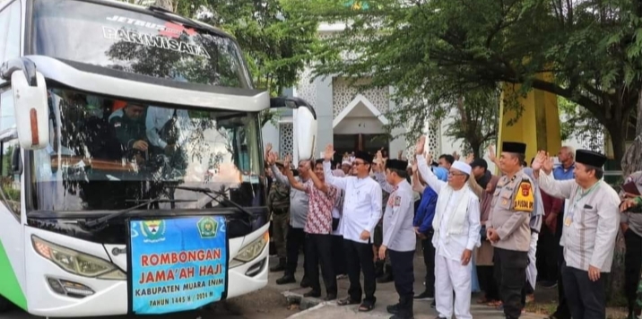 Penuh Haru, 10 Jemaah Haji Kabupaten Muara Enim Tergabung Kloter 12 Berangkat Ke Tanah Suci
