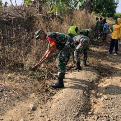 Pengecoran Ruas Jalan, Menjadi Karya Bhakti Kodim 1313 Pohuwato  Hari Ini, Di Dusun Sandalan Taluditi