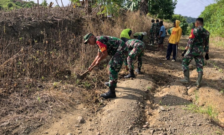 Pengecoran Ruas Jalan, Menjadi Karya Bhakti Kodim 1313 Pohuwato Hari Ini, Di Dusun Sandalan Taluditi