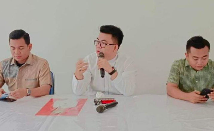Mahendra Reza Wijaya menanggapi soal akan dilaporkan ke Mabes Polri oleh relawan Apriyadi atas unggahannya di media sosial tiktok.