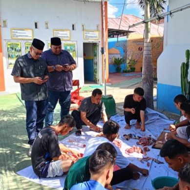 Kakanwil Kemenkumham Pantau Langsung Pelaksanaan Pemotongan Hewan Kurban di LPKA Gorontalo