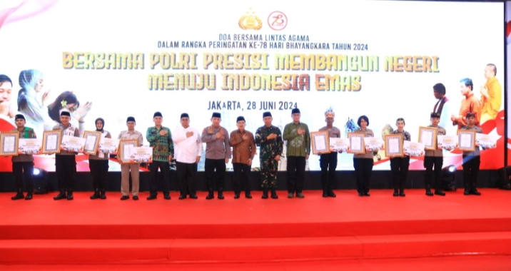 Polwan Polda Gorontalo Sabet Juara 1 Lomba Keagamaan Solo Lagu Kristiani