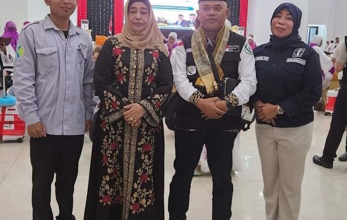 Disambut Wabup Suharsi Igirisa, Jamaah Haji Pohuwato Tiba Di Gorontalo