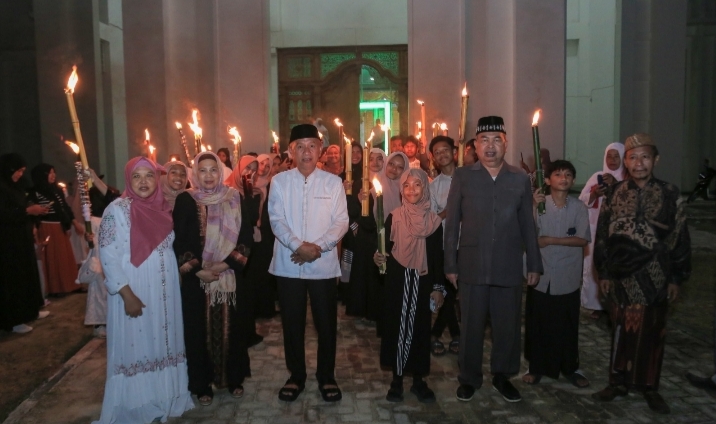 Pawai Obor Bukan Sekadar Tradisi, Tetapi Sarana Memperkuat Ukhuwah Islamiyah