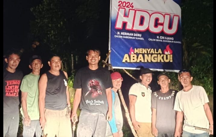 Gas Full Tim Kemenangan HD- CU Pasang Baliho di Wilayah Kabupaten Empat Lawang