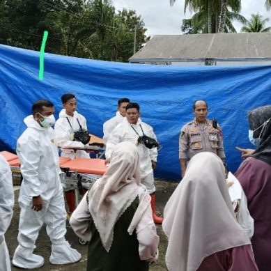 Polda Gorontalo Turunkan Tim Kesehatan untuk Evakuasi dan Identifikasi Korban Longsor di Suwawa Timur