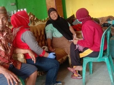 Dinas Kesehatan Kota Gorontalo Sambangi Korban Banjir Di Lekobalo.