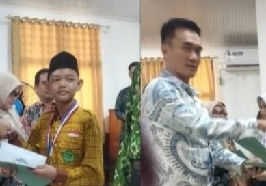 Serahkan Reward Kepada Perserta Olimpiade O2N & OSN, Kadin Disdikbud Semoga Reward Ini Dapat Memacu Prestasi Ketingkat Lebih Tinggi Lagi
