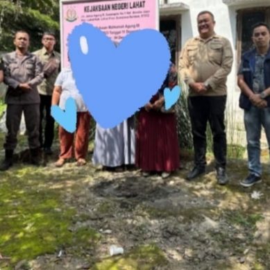 Tim Bidang Pidsus Kejaksaan Negeri Lahat Lakukan Penyitaan Aset Sertifikat Hak Milik Atas Kasus DD di Desa Gunung Megang Th  2019