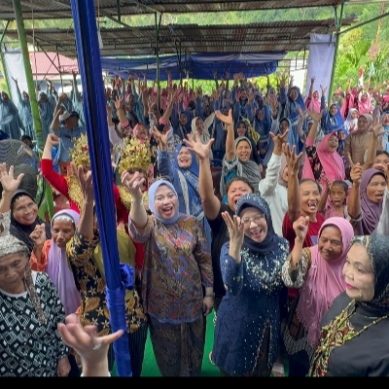 Buka Lomba Marawis, Lidyawati Disambut Antusias Ratusan Masyarakat Desa Tanjung Mulak