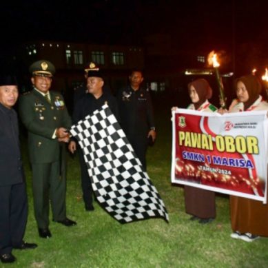 Disaksikan Bupati Saipul Mbuinga, Pawai Obor Dilepas Dandim 1313 Pohuwato