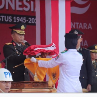 Kapolda Gorontalo Pimpin Langsung Penurunan Sang Merah Putih
