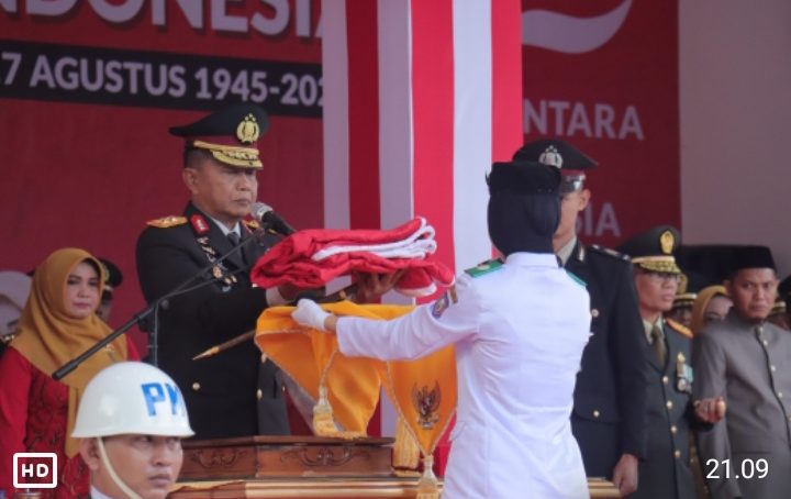 Kapolda Gorontalo Pimpin Langsung Penurunan Sang Merah Putih