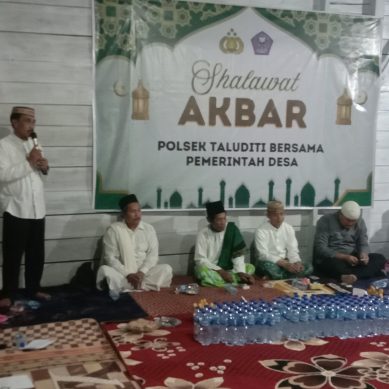 Shalawat Akbar Polsek Taluditi Bersama Pemerintah Desa
