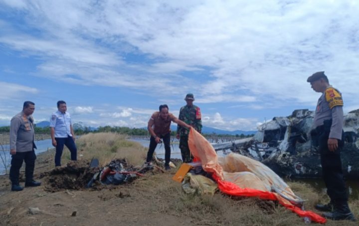 Pesawat Jatuh di Randangan, Polres Pohuwato dan Kodim 1313 Bergerak Cepat Lakukan Evakuasi