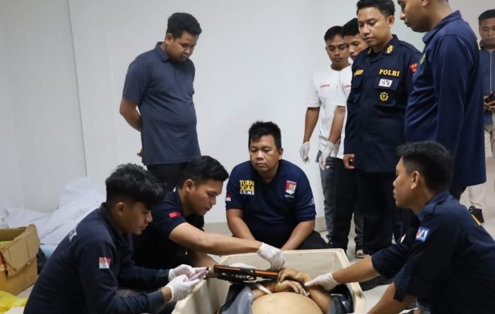 Tim Inafis Polda Gorontalo Lakukan Identifikasi Korban Pesawat Jatuh di Randangan