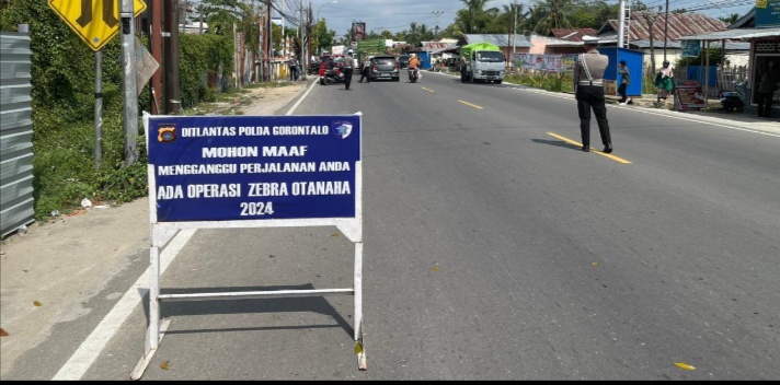 Personel Zebra Otanaha 2024 Tindak TNKB yang Berbahan Akrilik