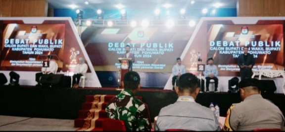 Debat Perdana, Firman Ikhwan: “Debat ini dapat memberikan gambaran visi dan misi yang diusung pasangan calon”.