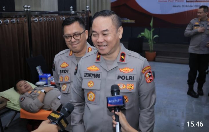 Hari Jadi Ke-73, Divhumas Polri Gelar Donor Darah Bersama Media.