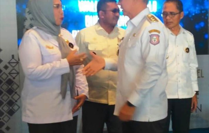 Terima Siddhakarya 2024 Untuk Kategori Bupati/Wali Kota Terbaik, Pohuwato Di Wakili Kadisnakertrans