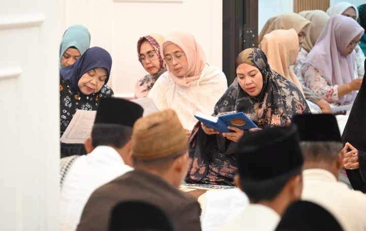 Hj Lidyawati – H Haryanto Gelar Istighosah dan Doa Bersama untuk Kelancaran Pilkada Lahat 2024