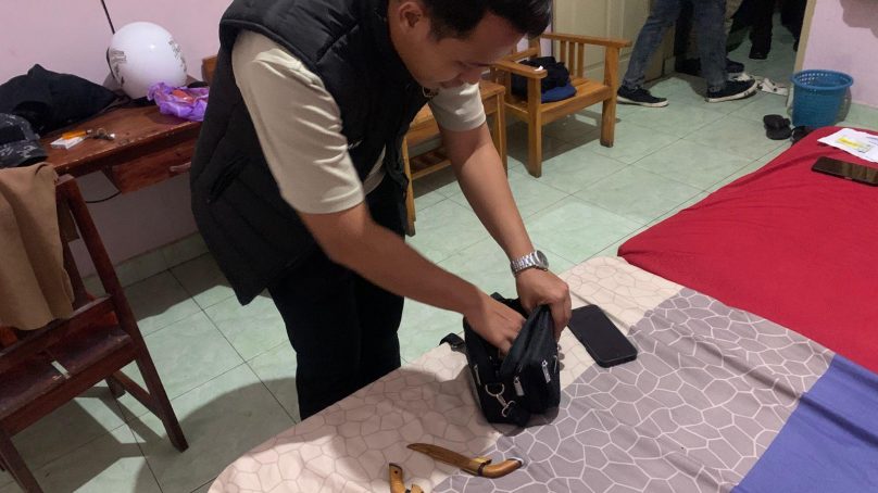 Bawa Sajam, Pasutri Diamankan Saat Operasi Pekat Otanaha II