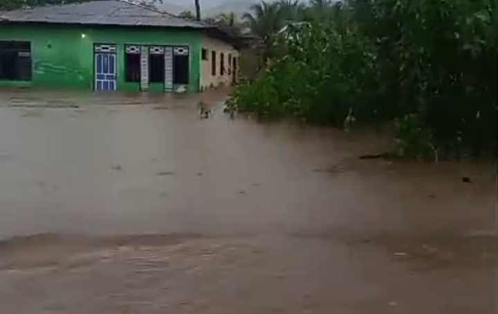 Dengilo Dan Paguat Pohuwato Di Terjang Banjir