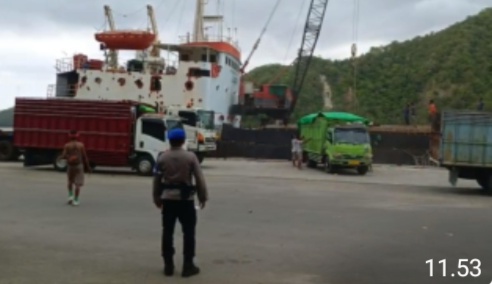 Polairud Lakukan Patroli Antisipasi Bencana Alam Di Pelabuhan PT. Pelindo