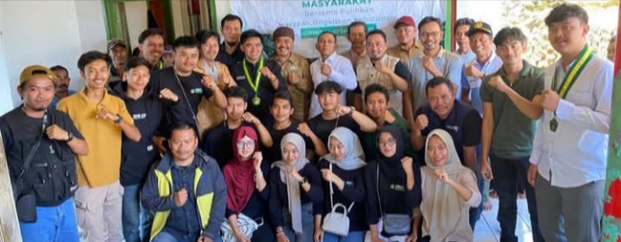 DEMI HIJAUKAN KEMBALI HUTAN GUNDUL, KUMALA KOMISARIAT USBR LAKUKAN PENANAMAN 1000 BIBIT POHON