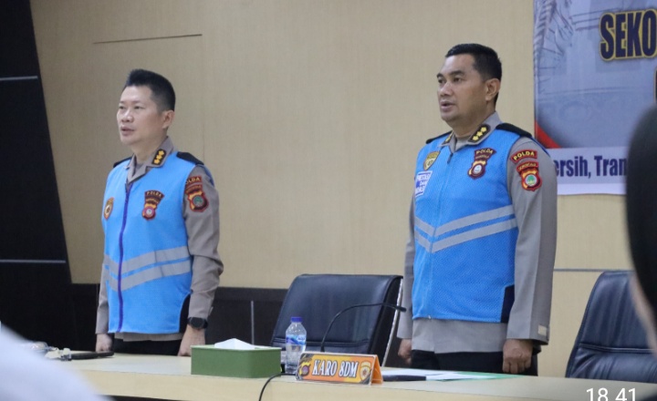 Karo SDM Pimpin Pengambilan Sumpah dan Penandatanganan Pakta Integritas Penerimaan Siswa SIPSS T.A. 2025