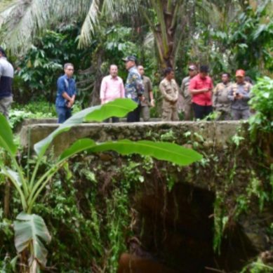 Pasca Banjir, Bupati Saipul Mbuinga Tinjau Kondisi Desa Londoun